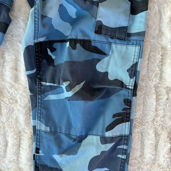 Y2K Vintage Camo Blue Cargo Pants - Picture 8 of 16